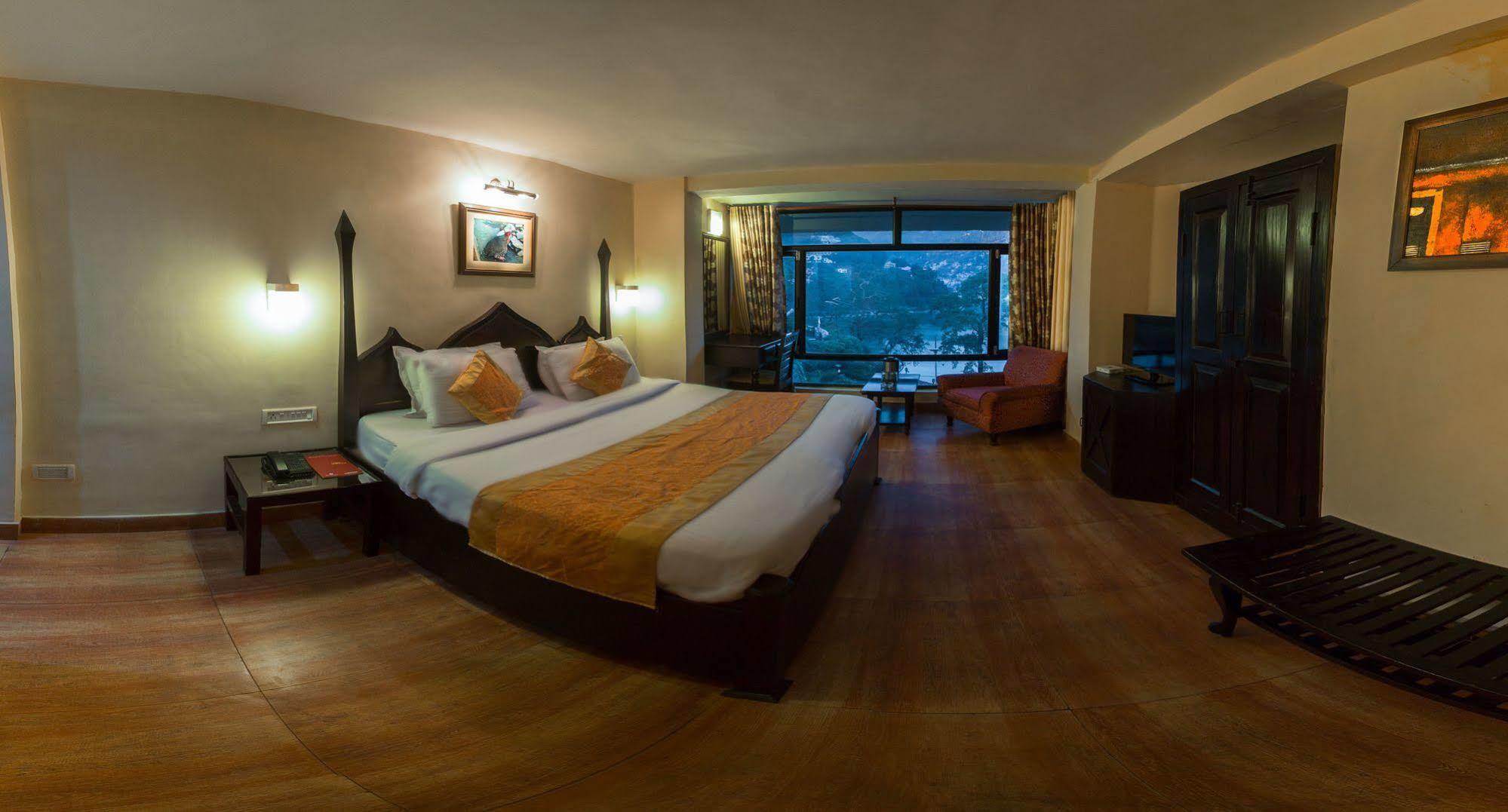 Himalaya Hotel Нейнитал Екстериор снимка